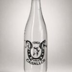 Botella modelo de fonda tres caballos